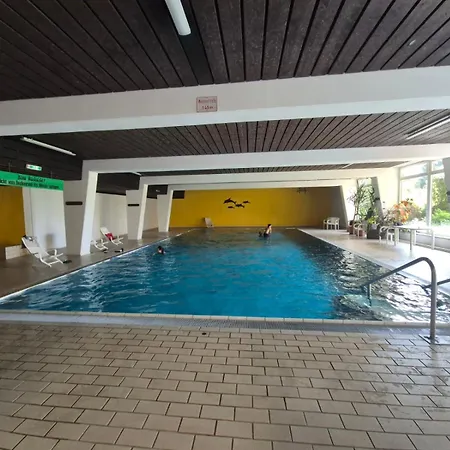 1-zimmer-apartment Mit Balkon, Kostenloser Schwimmbadnutzung Und Blick Ins Gruene 아파트 *