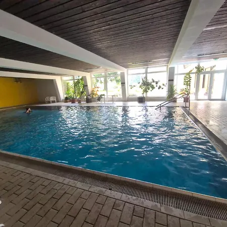 아파트 1-zimmer-apartment Mit Balkon, Kostenloser Schwimmbadnutzung Und Blick Ins Gruene