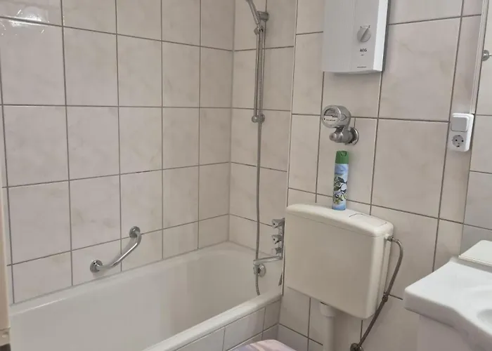 アパート 1-zimmer-apartment Mit Balkon, Kostenloser Schwimmbadnutzung Und Blick Ins Gruene