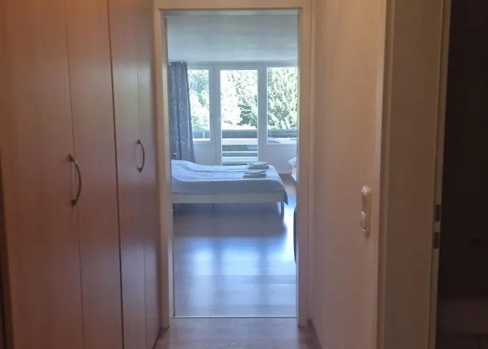 1-zimmer-apartment Mit Balkon, Kostenloser Schwimmbadnutzung Und Blick Ins Gruene